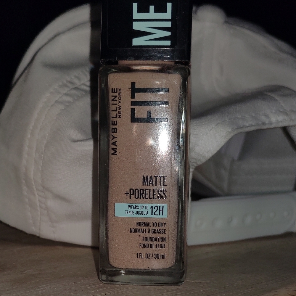 Maybelline Fit Me Matte + Poreless Foundation - Beige
